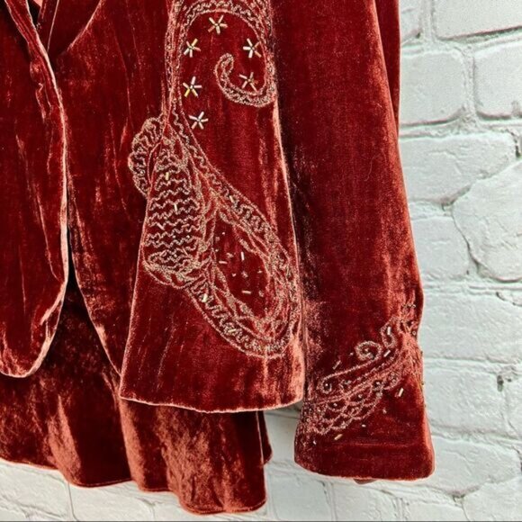 Reba 2 Piece Set: Wine Colored Velvet Sequin Top & Jacket Set Sz 6/8 - Picture 11 of 16